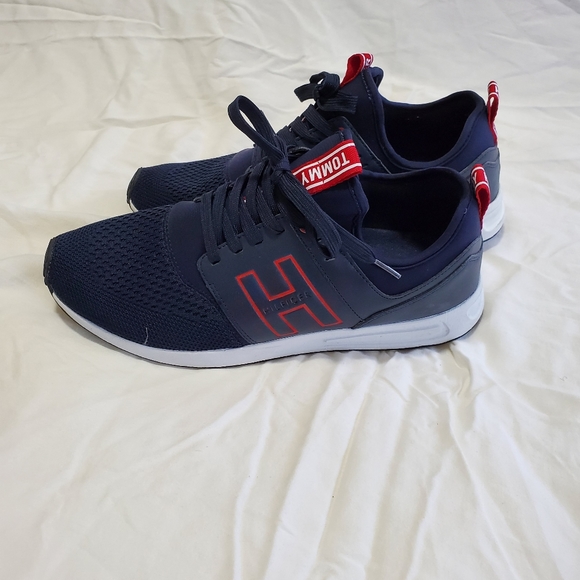 Rarely Worn Men's Tommy Hillfiger Blue Red - Picture 2 of 5